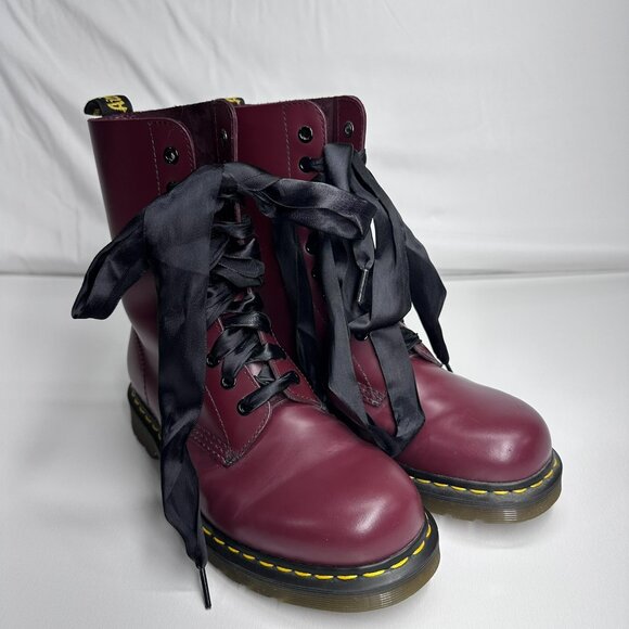 Dr. Martens 1490 Cherry Red Women's US Size 8, EU 39 Black Ribbon Lace - Picture 3 of 8